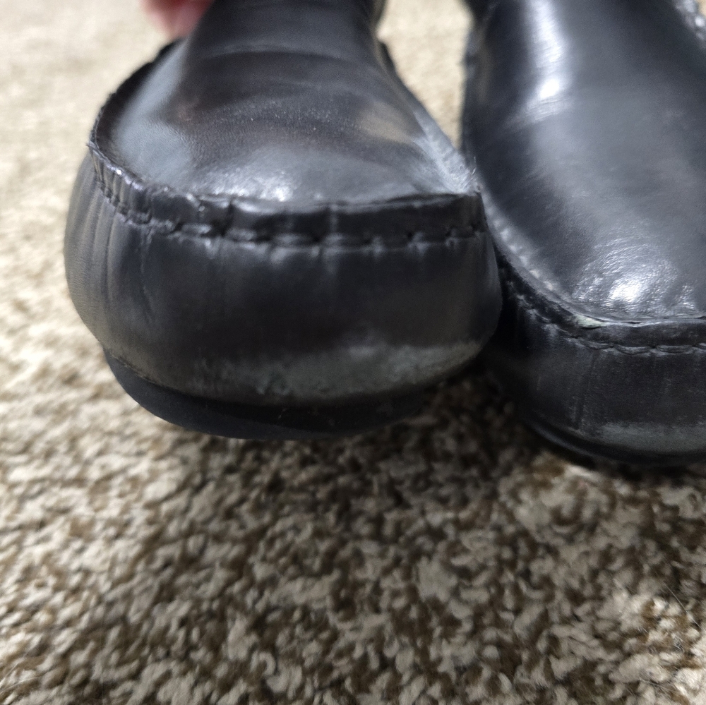 Gucci Black Leather Slip-On Loafers with Apron Stitching - Picture 3 of 10